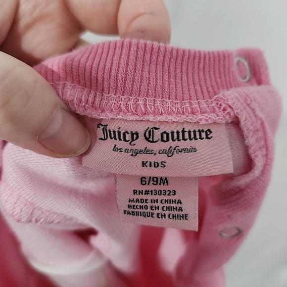 Juicy Couture Kids Velour One Piece Size 6/9 Months Pink Gold Heart Snap - Picture 4 of 6